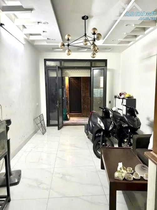 NHÀ ĐẸP 5 TẦNG DÂN XÂY - NGUYỄN NGỌC VŨ - NGÕ THÔNG RỘNG THOÁNG - CỰC HIẾM NHÀ BÁN - 2