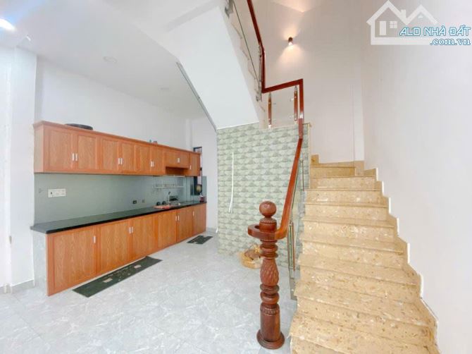 NHÀ MỚI MẶT TIỀN TRẦN THỦ ĐỘ TÂN PHÚ – 3 TẦNG –  5M x 10M – GIÁ NHỈNH 6 TỶ - 2