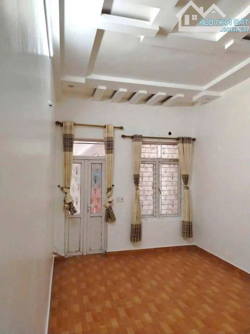 Cho thuê nhà ngõ Trại Lẻ , 3 tầng - 2
