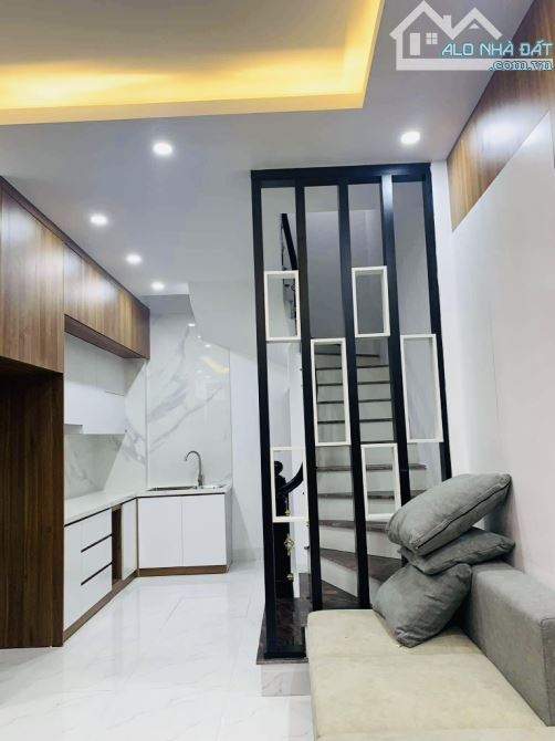 Nhà đẹp, Xuân la 5 tầng, 4 ngủ, giá chỉ 8,5 tỷ , ngõ thông, ô tô đỗ, full nội thất - 2