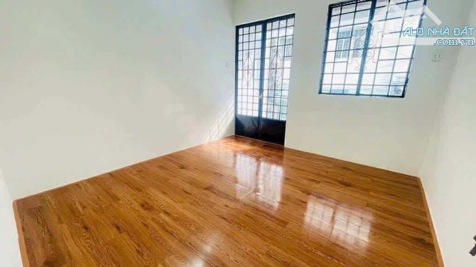 Cho thuê nhà 2 tầng hẻm đẹp to gần chợ nhỏ hiệp Phú Q9 - 3