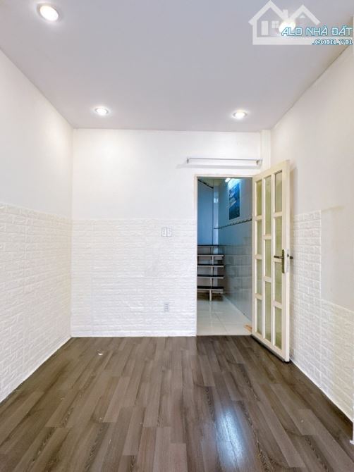 NHÀ 3 TẦNG KIÊN CỐ – 34M² – NỞ HẬU – HẺM a,n n,inh Trần Xuân Soạn – nhỉnh 5 Tỉ TL - 3