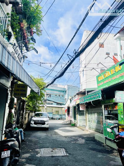 Bán nhà 3 Tầng BTCT trung tâm Linh Chiểu Thủ Đức Hẻm Xe Hơi DT: 54m2 Giá 5.2 Tỷ - 3