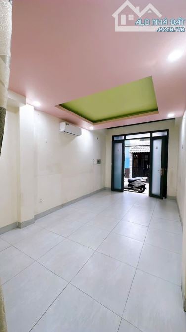 BÁN NHÀ KHU VIP MẶT TIỀN LÔ NHÌ HOÀNG DIỆU 5 TẤM GIÁ 5TỈ 950 SÁT MT VÀ GIÁP Q1 KHU ĐỒNG BỘ - 3