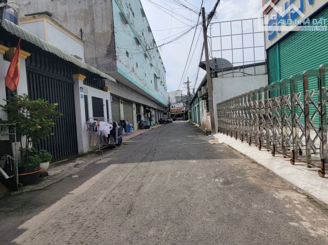 Bán dảy trọ 20P thu nhập 25tr/tháng Hẻm 6m đường Nguyễn Tri Phương Dĩ An 225m2 Giá 8.2 Tỷ - 3