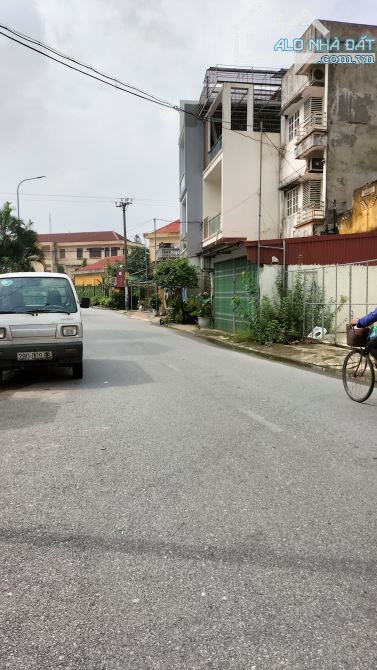 TRỤC CHÍNH BÁT KHỐI ĐÔNG DƯ BÁT TRÀNG_97m Lô Góc Kinh Doanh Ô TÔ ĐỖ_Chỉ 5,95 Tỷ - 3