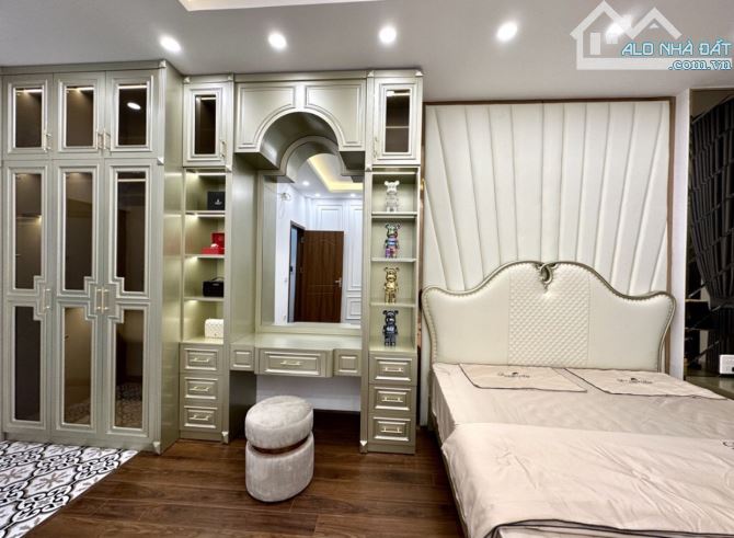 SIÊU HIẾM - NỘI THẤT 5** - 6 TẦNG THANG MÁY  - NGÕ RỘNG GẦN PHỐ - 3