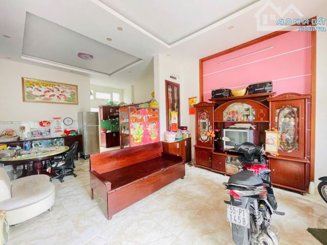Bán Nhà Hóc Môn- 174M2(7.6 x23 )-4 Tầng - HXH- Chỉ 8Tỷ. - 3