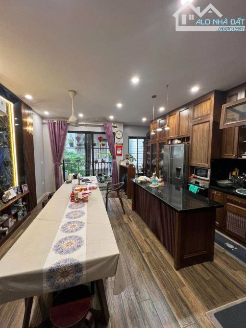 Pháo Đài Láng - Ngõ nông - Gần phố - Ba gác đỗ cửa - Lô góc thoáng sáng - Cách ô tô 20m - 3