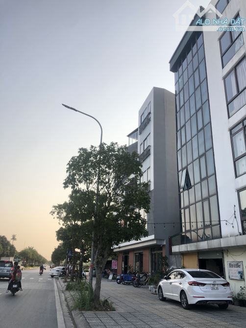Bán Nhà Mặt Phố Vũ Đức Thận Phường Việt Hưng, TP Hà Nội Đạo Kinh Doanh Đẹp Nhất Phố - 3