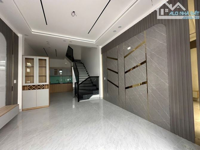 Bán nhà 1 trệt 1 lầu sổ riêng thổ cư p. Tân Phong - 3