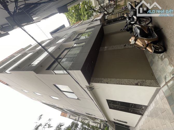 BÁN NHÀ VIỆT HƯNG 5 tầng oto đỗ cách 5m giá chỉ hơn 6 đồng - 3