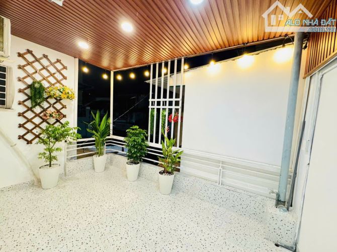 1 CĂN DUY NHẤT, XE HƠI ĐỖ CỬA NI SƯ HUỲNH LIÊN, TÂN BÌNH 4.2*13M (56m2) 5,7 TỶ = 100tr/m2 - 3