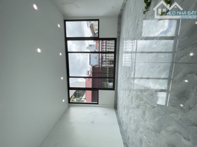 Bán Nhà - PHỐ HOA LÂM - LONG BIÊN - PHÂN LÔ THẲNG TẮP - CHỦ TẶNG LẠI FULL NỘI THẤT - KHU D - 3