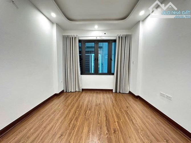Bán gấp căn nhà phố Hoàng Đạo Thành xây mới phân lô 5T 39m2 - 3