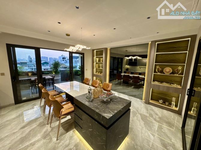 Siêu phẩm Ngọc Thuỵ, 8 tầng thang máy, Gara 2 Oto, Full nội thất DT 60m2 - MT 5.5m - 3