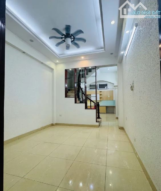 Chính chủ cần gấp nhà 5tầng trung tâm quận Thanh Xuân,gia nhỉnh 12tỷ - 3