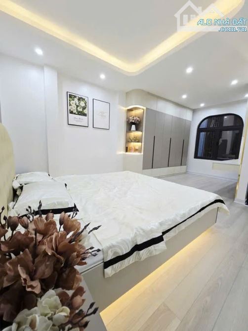 BÁN NHÀ LINH QUANG, ĐỐNG ĐA LÔ GÓC 3 MẶT THOÁNG - FULL NỘI THẤT - 3