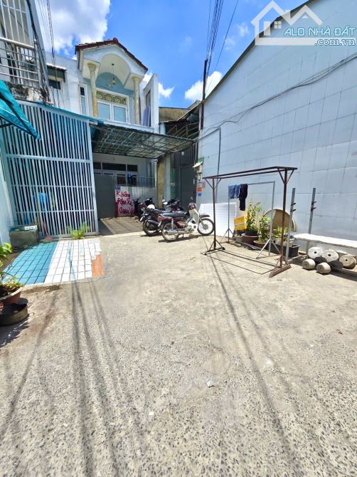 💁‍♂️ Bán nhà 2 tầng 130mv( 6.5*21), Hoàn công đủ, Có 6P. Trọ - Dòng tiền 20tr/th. Linh Xu - 3