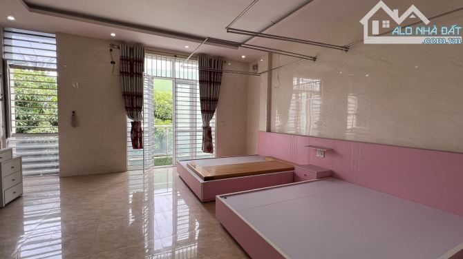 Bán 96m2 nhà 4 tầng kinh doanh Khu Đô Thị Sài Gòn Sky - Nguyễn Thái Học - 3