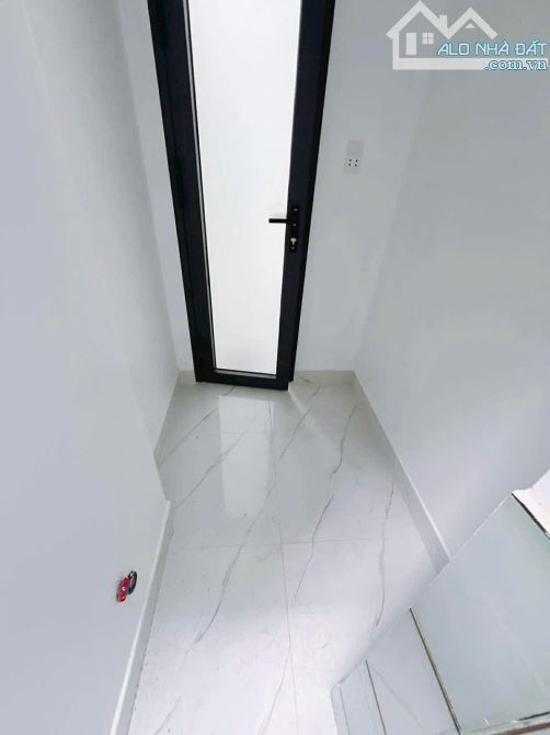 SÁT MẶT TIỀN VĨNH KHÁNH  HOÀNG DIỆU VIP Q4  NGANG 3.5 X 4 TẤM CÓ 5 TỎI - 3