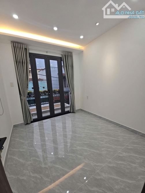 Bán nhà mặt tiền Trần Thủ Độ, Tân Phú, 2 tầng, 3 phòng ngủ, giá nhỉnh 4.x tỷ - 3