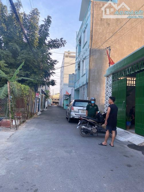 BÁN NHÀ CẤP 4 HẺM Ô TÔ TRÁNH NHAU 30 THÁNG 4 PHƯỜNG 11 - 3