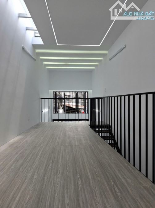Bán nhà 2 tầng đẹp 35m2, HXH Chiến Lược, gần Ngã Tư Bốn Xã, Giáp Tân Phú, Q6, chỉ hơn 3 tỷ - 3