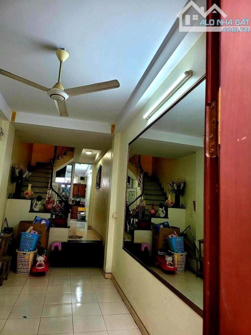 PHẠM VĂN ĐỒNG, DT 40M² x 4T, MT 3M - 6.8 TỶ. GẦN PHỐ - HAI MẶT THOÁNG - Ô TÔ ĐỖ CỔNG - - 3