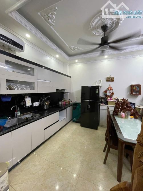 BÁN NHÀ ĐẸP 2.386 TỶ 3 TẦNG 57M2 ( TÂY NAM ) NGÕ ĐIỆN BIÊN - 3