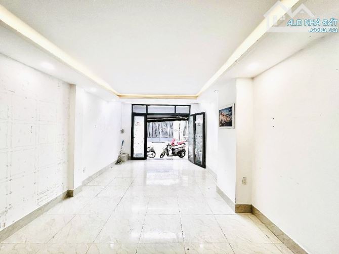 HẺM XE HƠI 7 CHỖ VÔ NHÀ - PHAN VĂN TRỊ, PHẠM VĂN ĐỒNG, LÊ QUANG ĐỊNH, NGUYỄN VĂN ĐẬU - BT. - 3