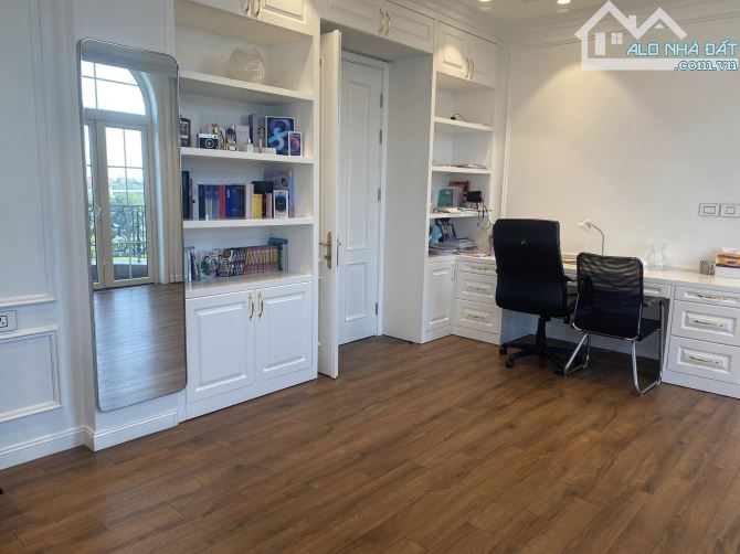 Biệt thự Công viên Cầu Giấy - Đường Lớn 5 làn xe -  340m2, hầm - Mặt tiền 16,5m - 100 tỷ - 4