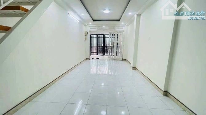 Cho thuê nhà 2 tầng hẻm đẹp to gần chợ nhỏ hiệp Phú Q9 - 4