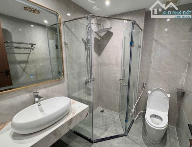 Bán nhà 6 tầng view đẹp Việt Hưng - Hoa Lâm - 4
