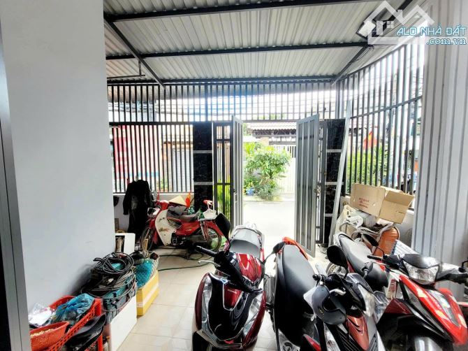 Quá ngon🔥🔥🔥LINH XUÂN THỦ ĐỨC  * ĐƯỜNG RỘNG 8M MTKD  * 218M2 (8X27)   * DÒNG TIỀN - 4