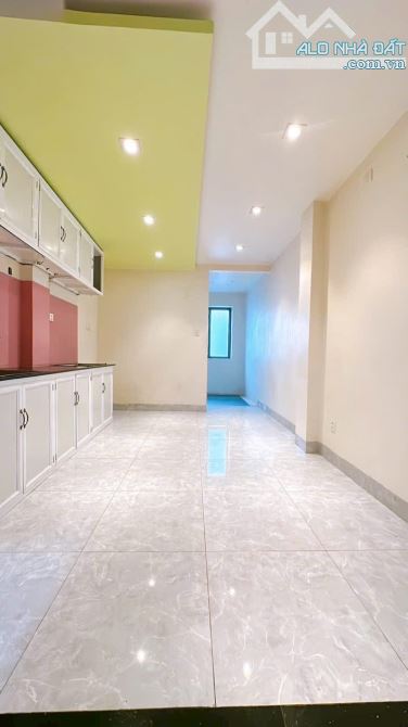 BÁN NHÀ KHU VIP MẶT TIỀN LÔ NHÌ HOÀNG DIỆU 5 TẤM GIÁ 5TỈ 950 SÁT MT VÀ GIÁP Q1 KHU ĐỒNG BỘ - 4