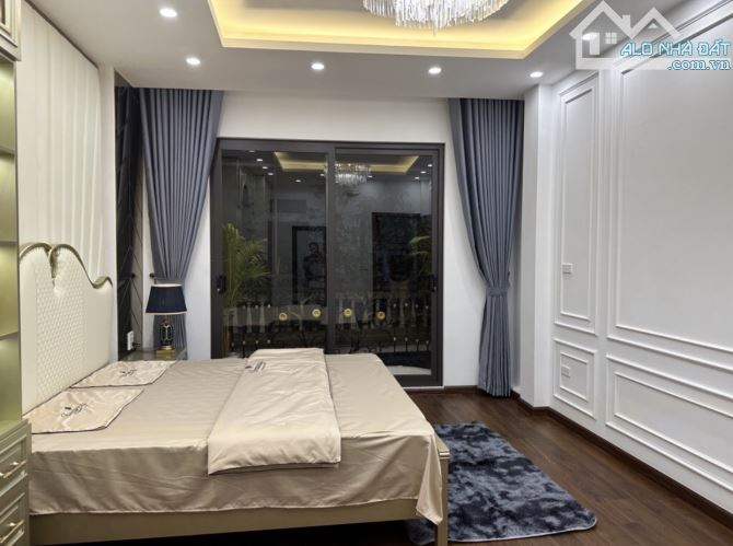 SIÊU HIẾM - NỘI THẤT 5** - 6 TẦNG THANG MÁY  - NGÕ RỘNG GẦN PHỐ - 4