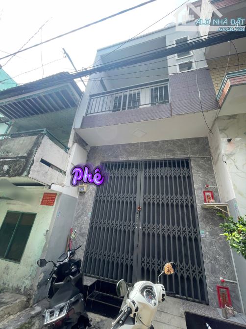 Q6 - GẦN TRƯỜNG CẤP 1-2-3 - CHỢ PHÚ ĐỊNH - 3PN - HẺM XE HƠI - SHR - 40M2 - 3 TẦNG - 5,2TỶ - 4