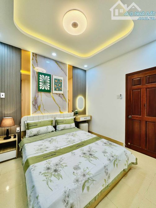 NHÀ SIÊU ĐẸP  - TRUNG TÂM PHÚ NHUẬN  - 4 TẦNG  - 30M RA HẺM XE TẢI  - GIÁ CHƯA TỚI 5 TỶ - 4
