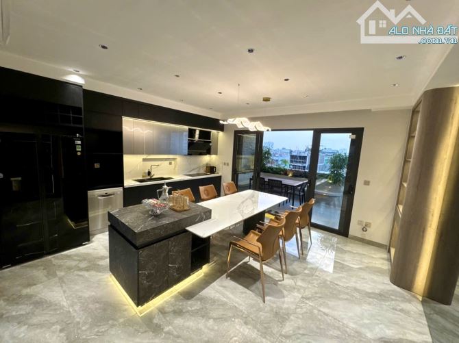 Siêu phẩm Ngọc Thuỵ, 8 tầng thang máy, Gara 2 Oto, Full nội thất DT 60m2 - MT 5.5m - 4