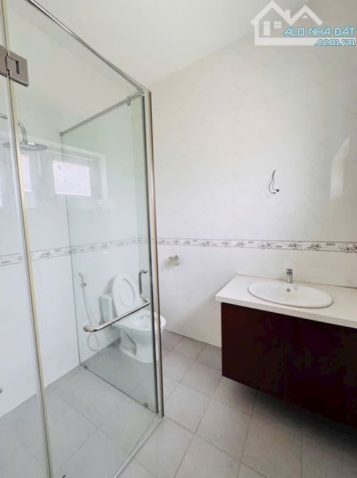 33Tr/M²- Biệt thự 4PN- Mặt tiền Bế Văn Đàn- Dĩ An - 4
