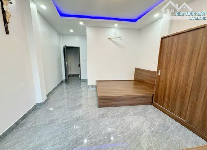 Đậu Visa bán nhà Nguyễn Thiện Thuật, Quận 3. Sổ hồng riêng, giá 4tỷ550/ 65,8m2(4,7x14m) - 4