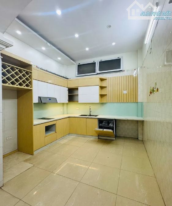 Chính chủ cần gấp nhà 5tầng trung tâm quận Thanh Xuân,gia nhỉnh 12tỷ - 4