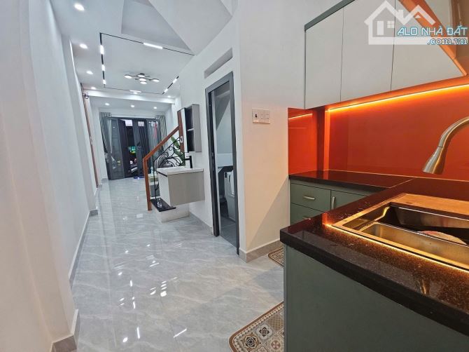 Bán nhà mặt tiền Trần Thủ Độ, Tân Phú, 2 tầng, 3 phòng ngủ, giá nhỉnh 4.x tỷ - 4