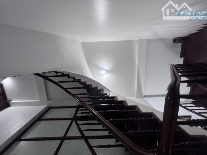 Nhà ngay phố Quang Trung , Hà Đông, 70m2 dân xây 5 tầng, ô tô vào nhà, giá đầu tư - 4