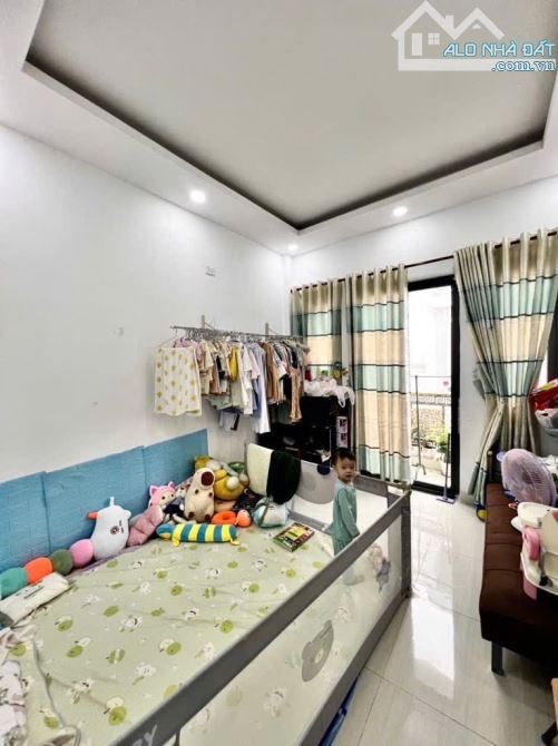 Đường số 6 _Bình Hưng Hoà B Bình Tân 💥- Dt 3,5 x 9m (33 m2), 1 trệt 2 lầu sân thượng ,gồm - 4