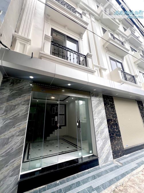 BÁN NHÀ NGUYỄN VĂN LINH – LONG BIÊN - 40M2 x 5 TẦNG – Giá 7.4 tỷ - 4