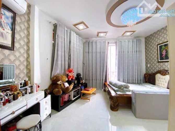 Biệt thự góc 2 MT, Dương Cát Lợi, Nhà Bè. DT 100m2, ngang 6m, Cạnh PMH. Nhỉnh 10 tỷ - 5