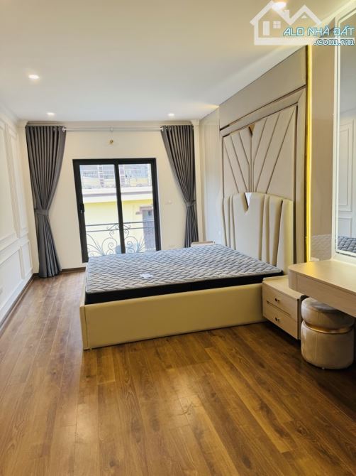 Gara oto 7 chỗ - thang máy nhập - bán nhà lô góc 54m2 x 6 tầng P. Thạch Bàn - 9.3 tỉ - 5
