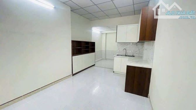 Cho thuê nhà 2 tầng hẻm đẹp to gần chợ nhỏ hiệp Phú Q9 - 5